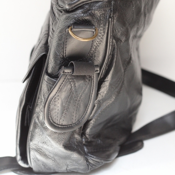 Vintage Black Leather Multi-Pocket Messenger Bag- Pre-owned - Picture 6 of 15